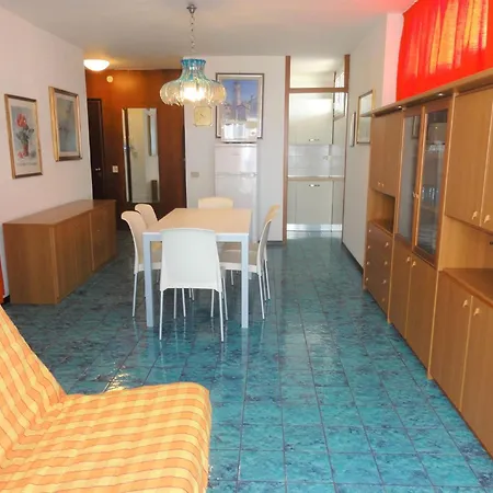 Bright Close To The Sea Daire Bibione